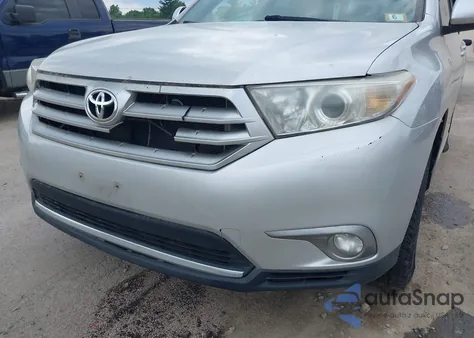2011 Toyota Highlander Base V6 из США, поврежденный, VIN 5TDBK3EH5BS043073
